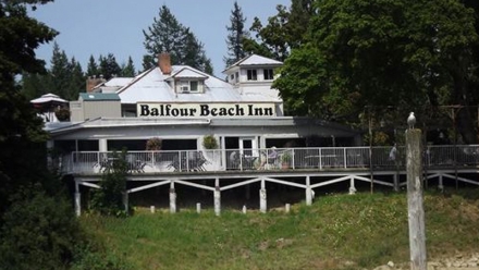 Balfour Beach Inn