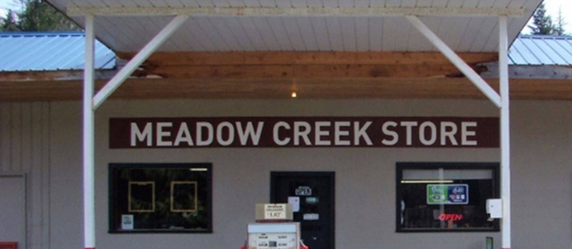 Meadow Creek Store / Krik Services
