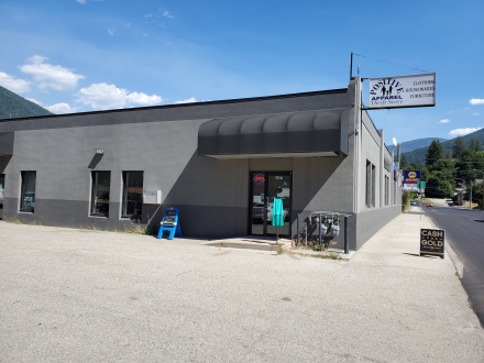 the outside of the Positive Apparel thrift store in Nelson BC