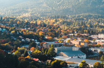 Nelson in Fall from above