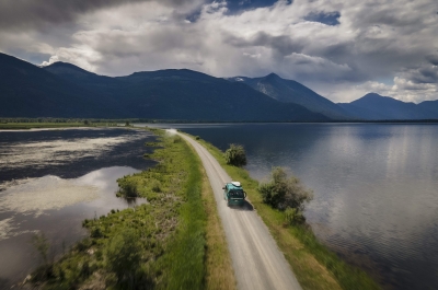 Driving along Kootenay Lake on the East Shore | Photo by Dave Heath