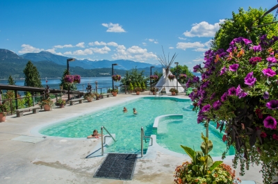 People relaxing in Ainsworth Hot Springs Resort