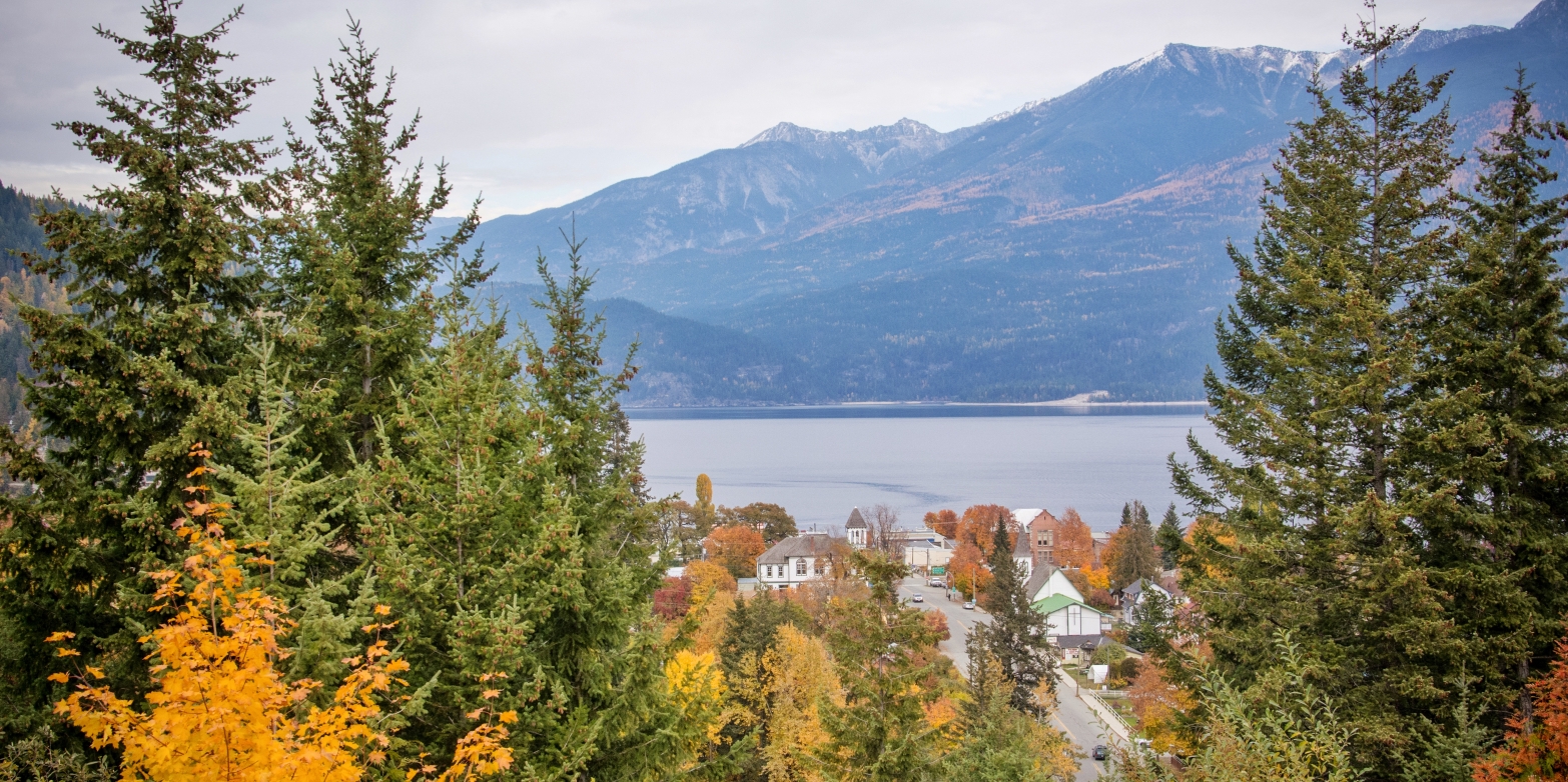 Colour colours in the city of Kaslo.