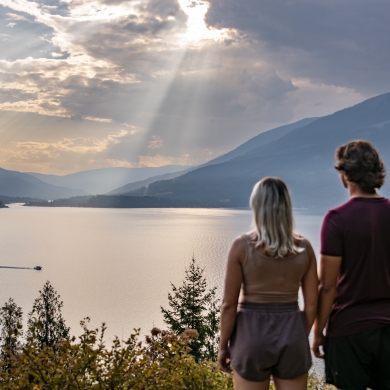 Hikers looking out over Kootenay Lake on the East Shore.