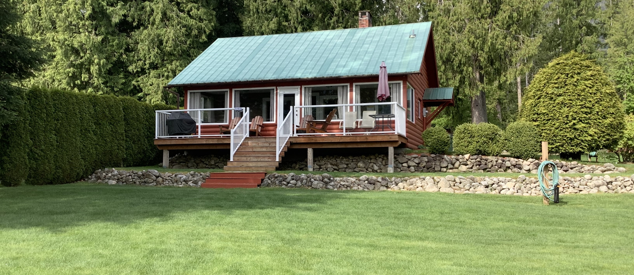 Acorn airbnb on Kootenay Lake