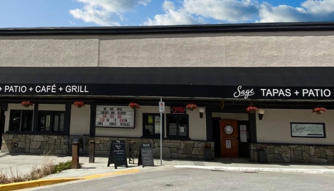 The outside of the Finley's Bar & Grill building in Nelson, BC