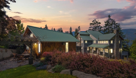 Kootenay on the Lake accommodation in Nelson BC.