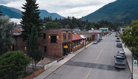 Street view of the 1896 building vacation rentals.