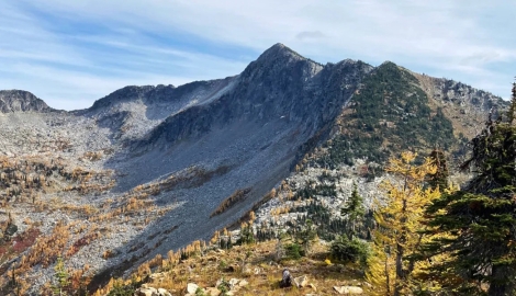 Summit Trail and Blaster's Ridge viewpoint on hike.